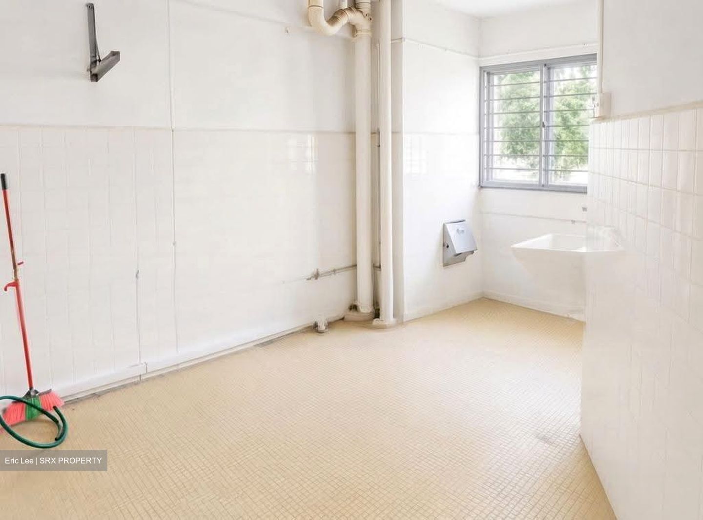 Hougang Avenue 1 (D19), Office #623045761